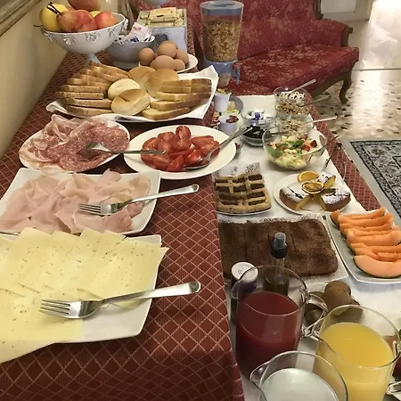 Lady Rose Bed & Breakfast